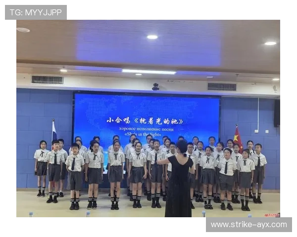《足球明星人教:探索英语课堂中的全球体育偶像与文化影响》 《足球明星人教:探索英语课堂中的全球体育偶像与文化影响》