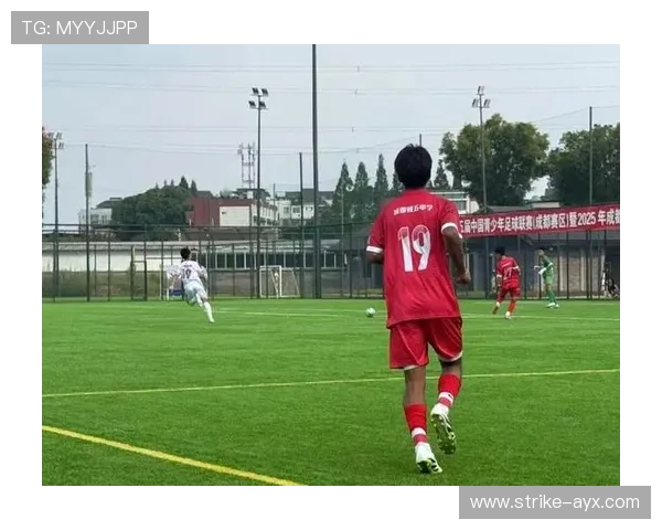 足球明星热血呐喊为梦想加油 为荣耀拼搏的激情与坚持