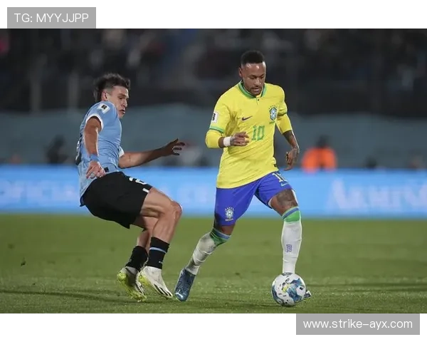 足球球星反义词探索：从绿茵场的辉煌到默默无闻的另类人生