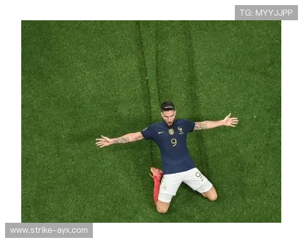 足球球星超长滑跪瞬间引发热议网友纷纷猜测究竟是哪位球员的标志性庆祝动作